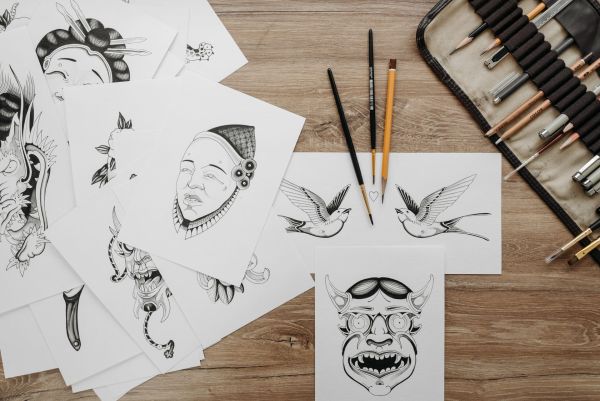 Créer un album photo unique à l'esprit tatouage