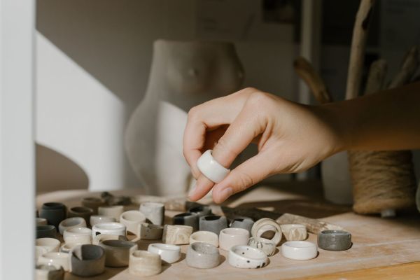 Pourquoi opter pour une bague céramique infini ?