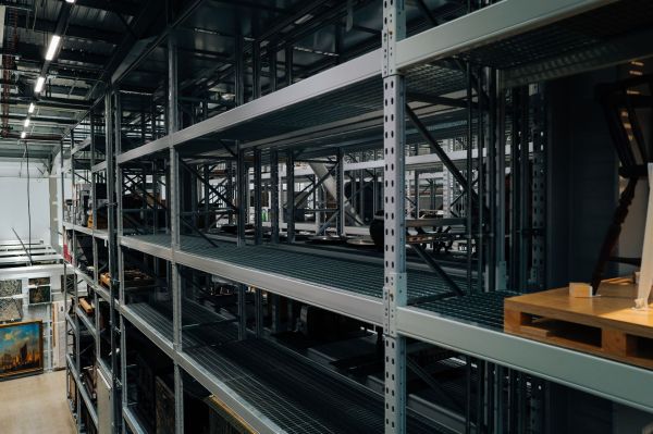 Rayonnage métallique : la clé d'un stockage structuré